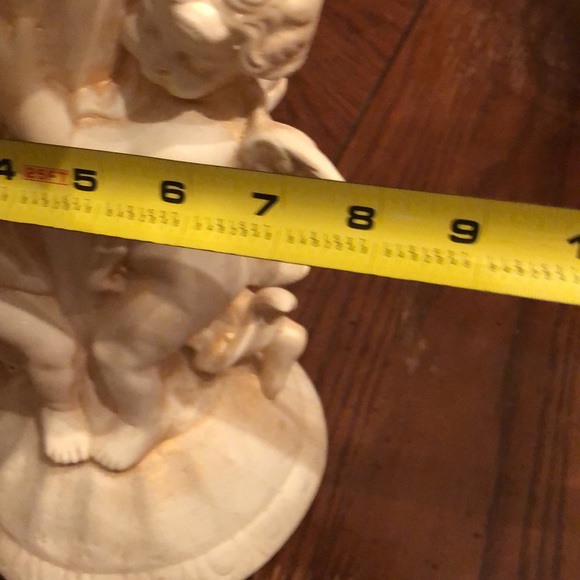 Pottery style Angel vase. Angelic and beautiful. Ivory with rose gold shimmer - Picture 14 of 15